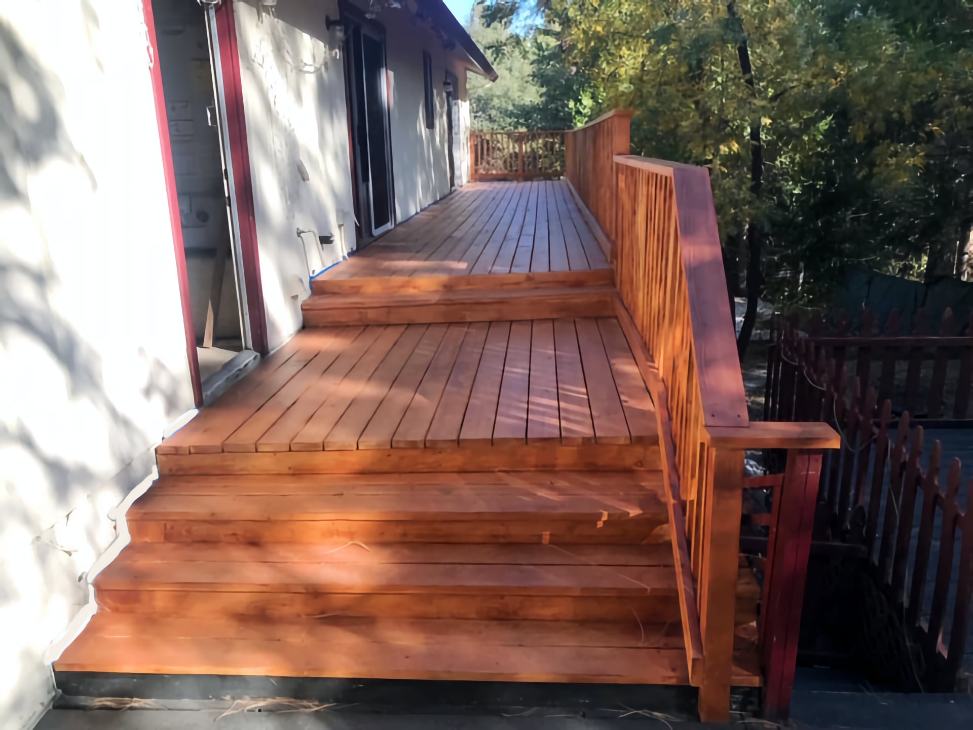 yosemite-bass-lake-house-back-deck-02